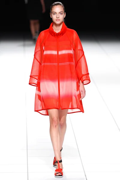 Look 25
